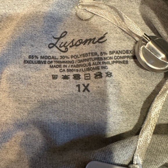 Lusome’ Casual Gray V-Neck Short Sleeve Gown in Modal - Picture 6 of 6